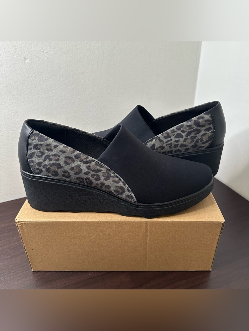 Clarks Black Leather Slip-On Leopard Animal Print Wedge Loafers Mazy Seabury, 12